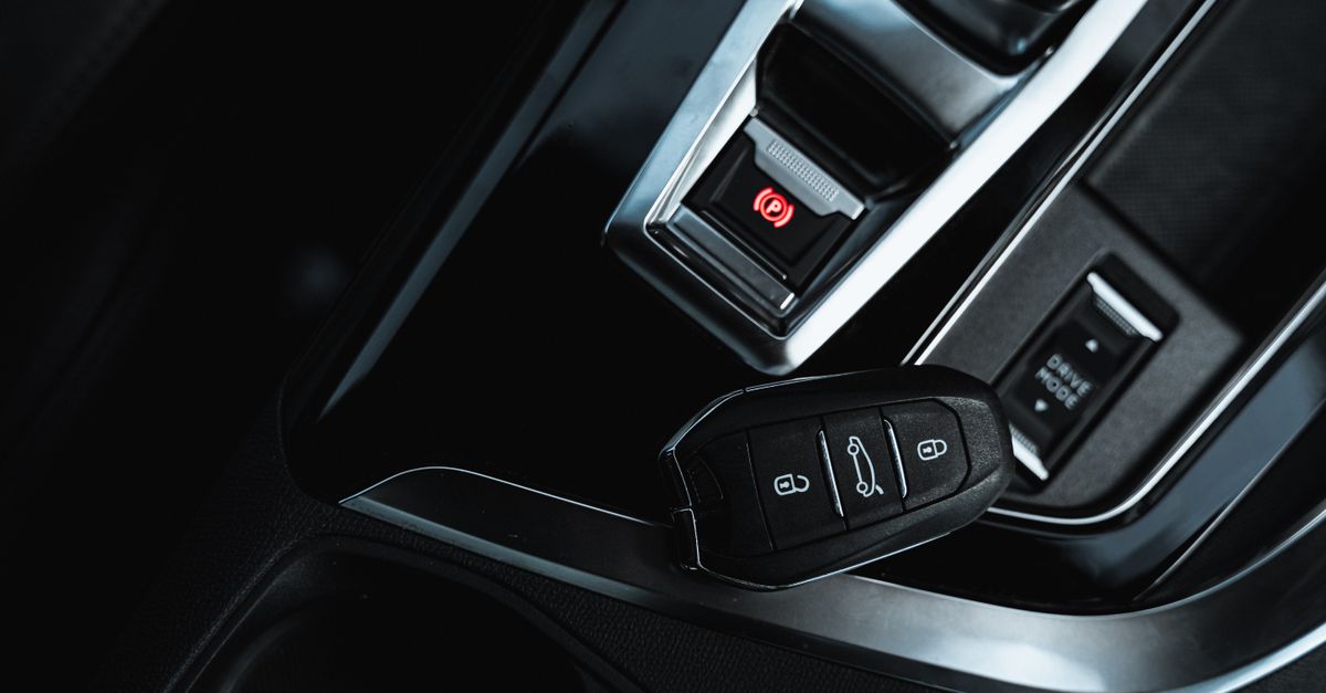 Ford car key fob — Tremont Ave Locksmith Inc
